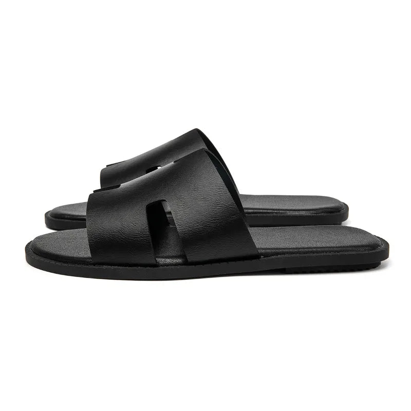 Neue Herren-Hausschuhe für den täglichen Gebrauch, Badelatschen, Outdoor-Freizeitsandalen, rutschfest und verschleißfest, leichte Herren-Pantoletten