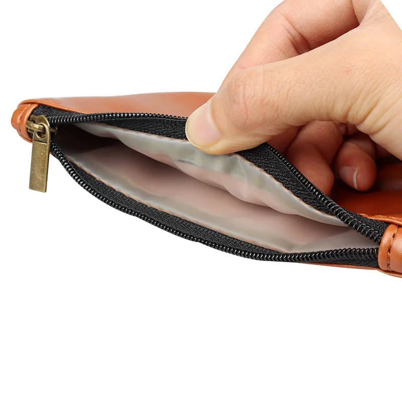 Pochette de rangement en simili cuir