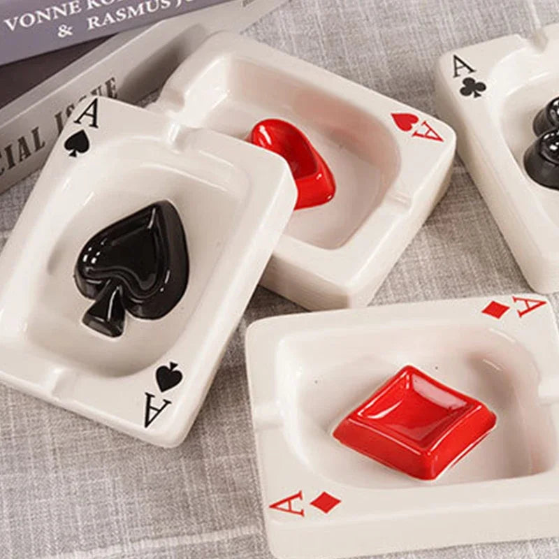 Cendrier en porcelaine – Motif carte à jouer, 4 versions – vue 2 | Chillvibes